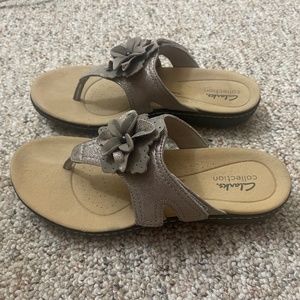 Clark’s women’s thong sandals